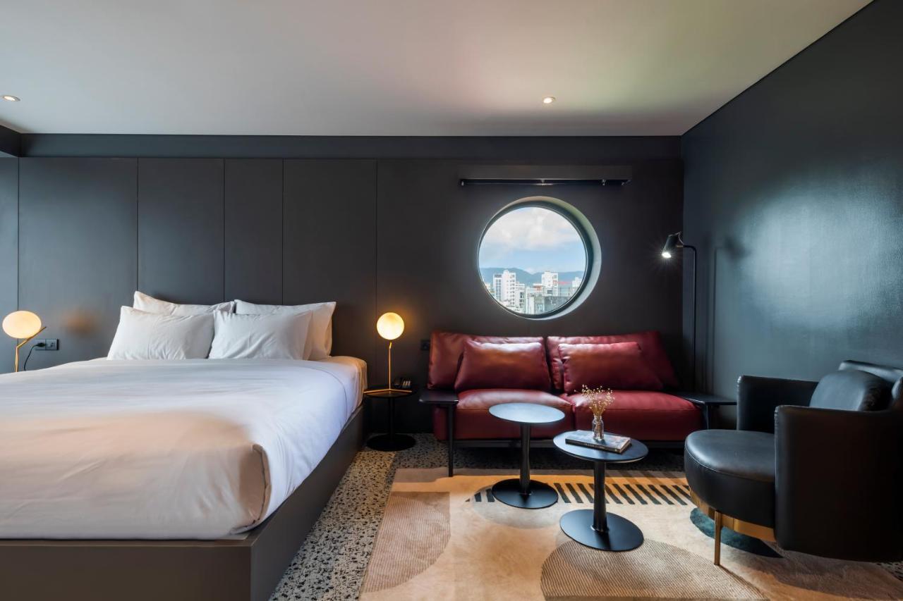 M92 Boutique Da Nang Beach Hotel Екстер'єр фото